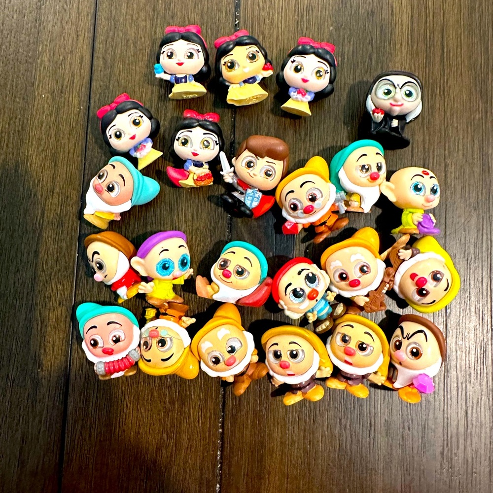 Doorables snow White
